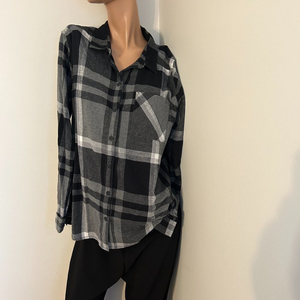 Eddie Bauer Women’s Button-Down Cotton Blouse